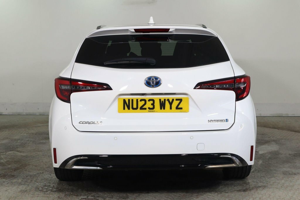 Toyota Corolla 1.8L Design White #6