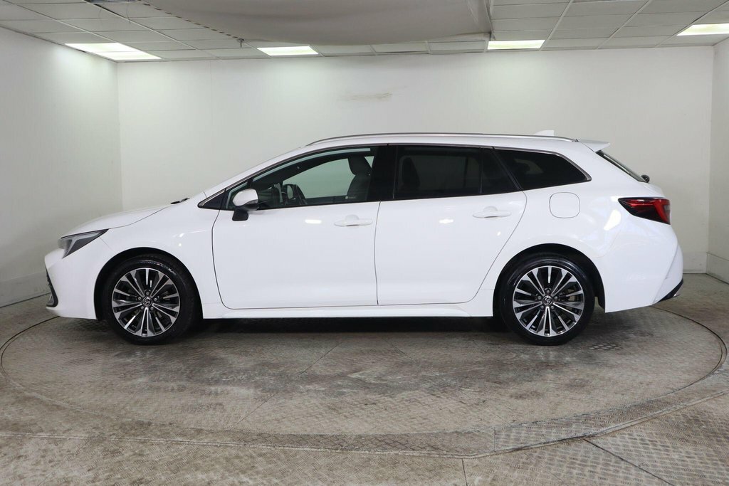 Toyota Corolla 1.8L Design White #5