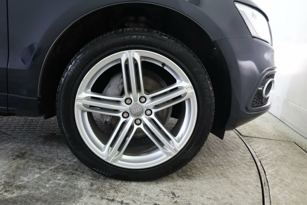 Audi Q5  Grey #12