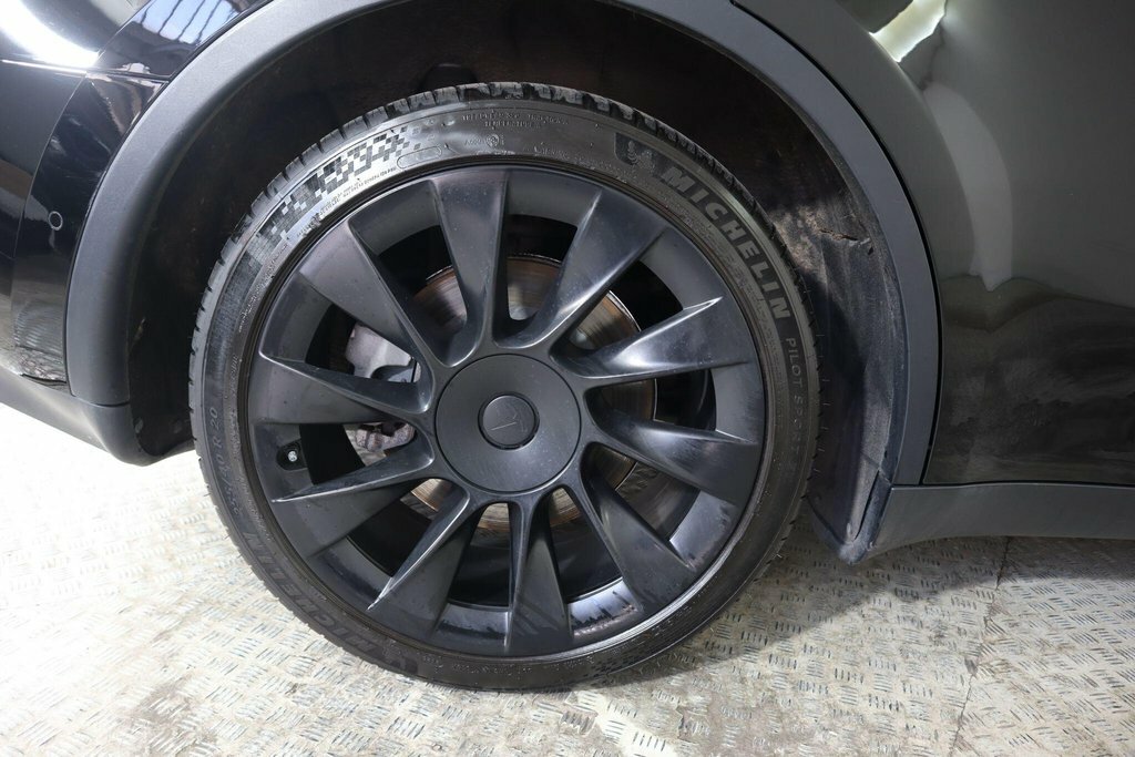 Tesla Model Y Long Range Awd  #20