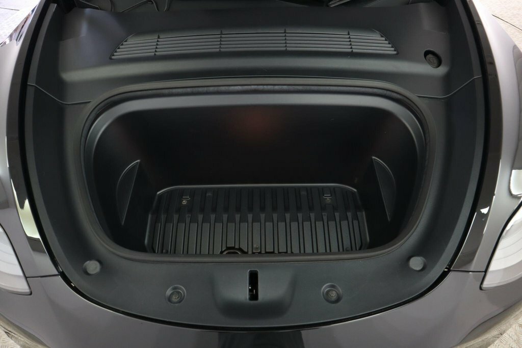 Tesla Model Y Long Range Awd  #51