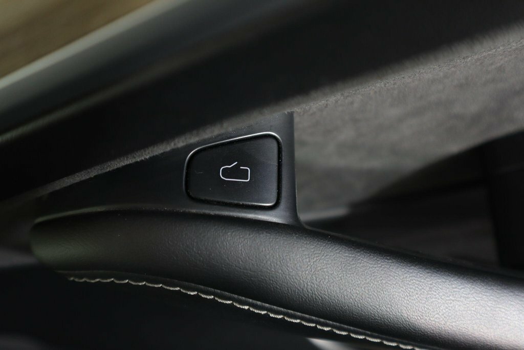 Tesla Model Y Long Range Awd  #17