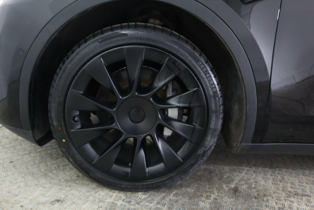 Tesla Model Y Long Range Awd  #22