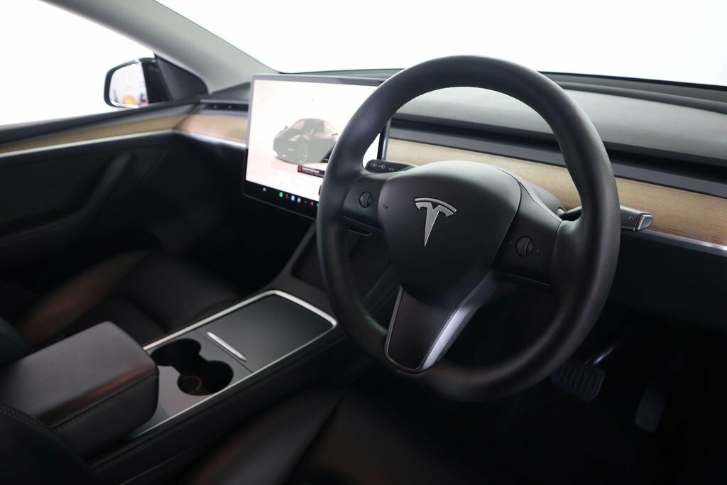 Tesla Model Y Long Range Awd  #9