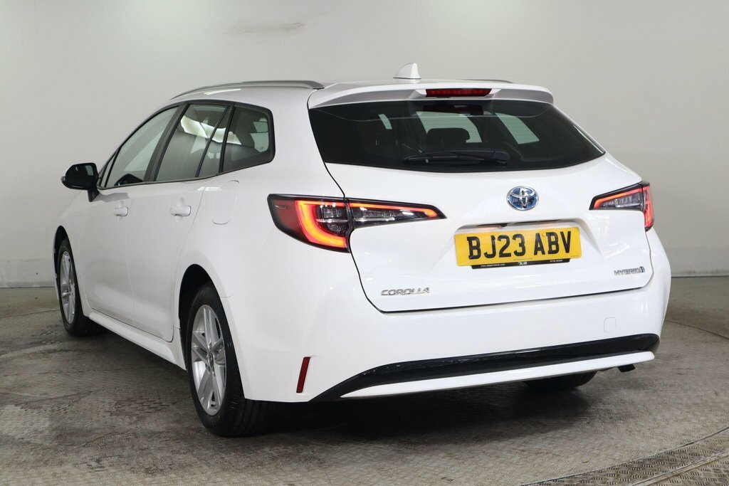 Toyota Corolla 1.8L Icon White #4