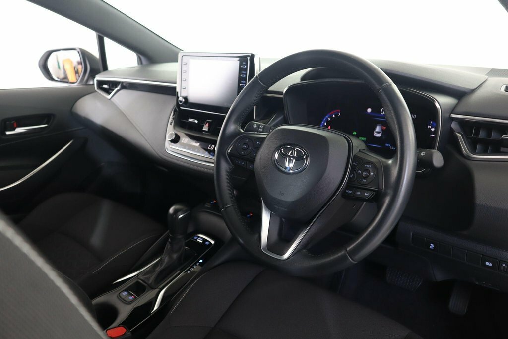 Toyota Corolla 1.8L Icon White #2
