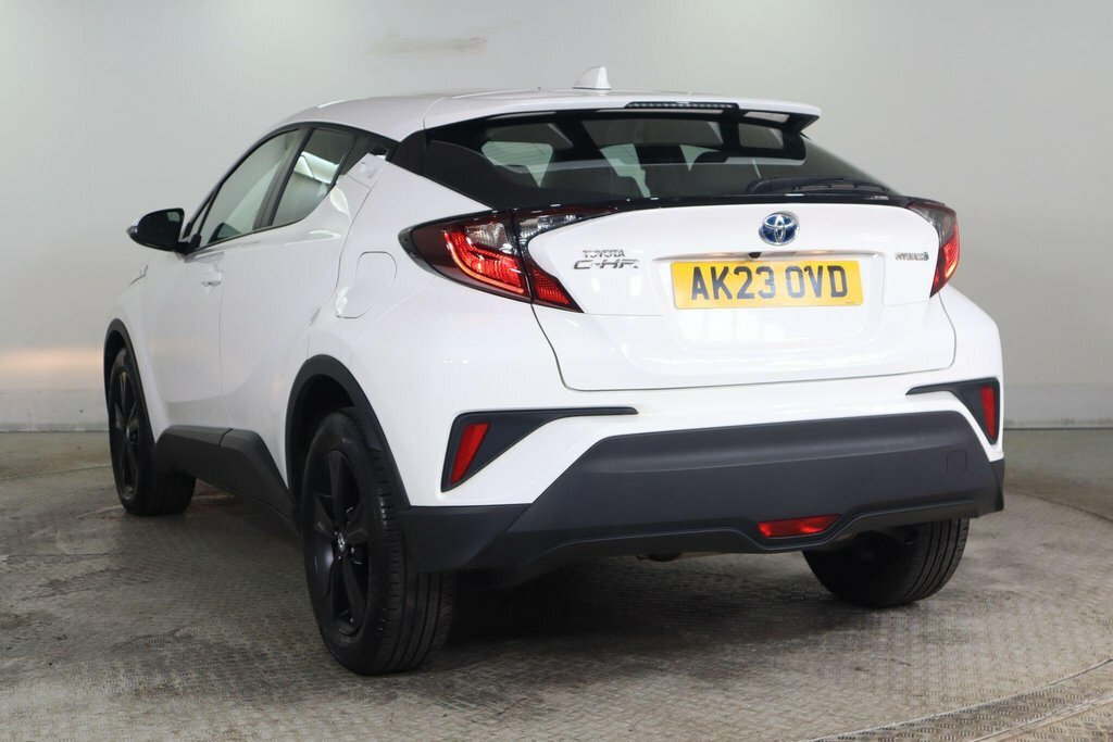 Toyota C-Hr 1.8L Icon White #4
