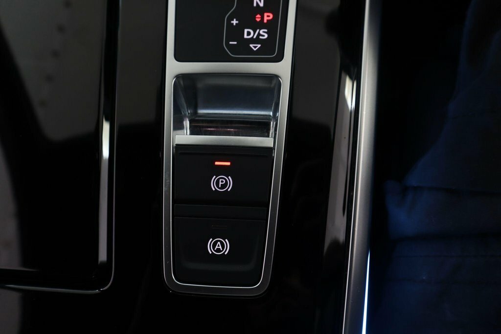 Audi A6 Saloon Sport Black #20
