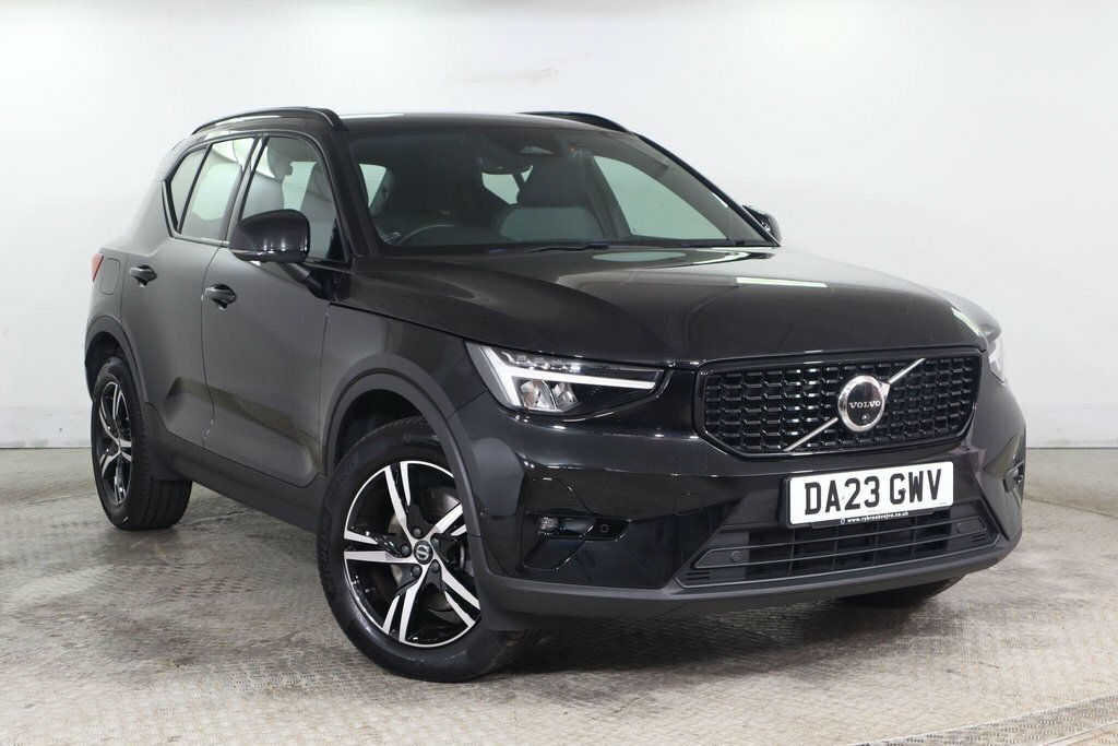 Volvo XC40 2L Plus Dark Black