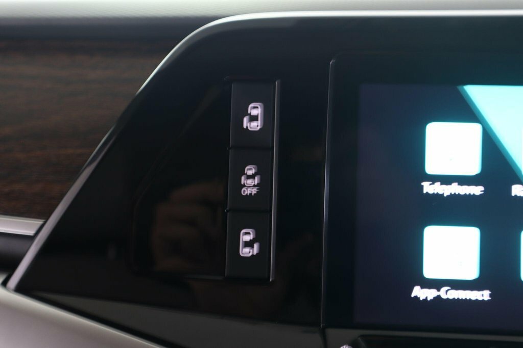 Volkswagen Multivan Energetic Standard 218 Ps 1.4 Ehybrid 6-Speed Dsg Black #38