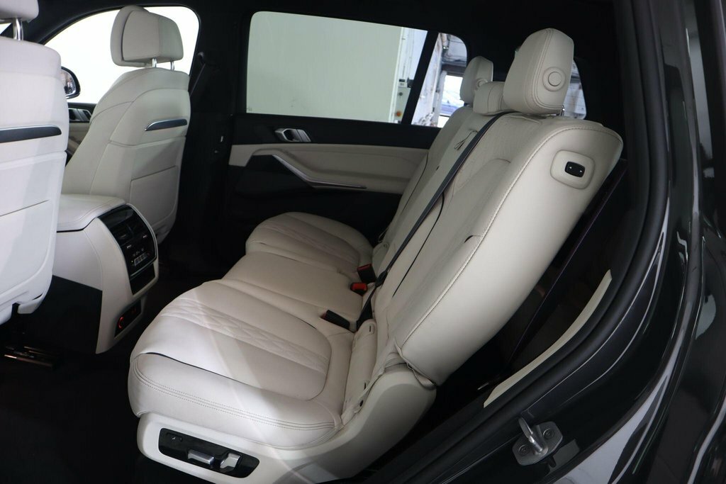 BMW X7 Xdrive M60i Step Blue #17