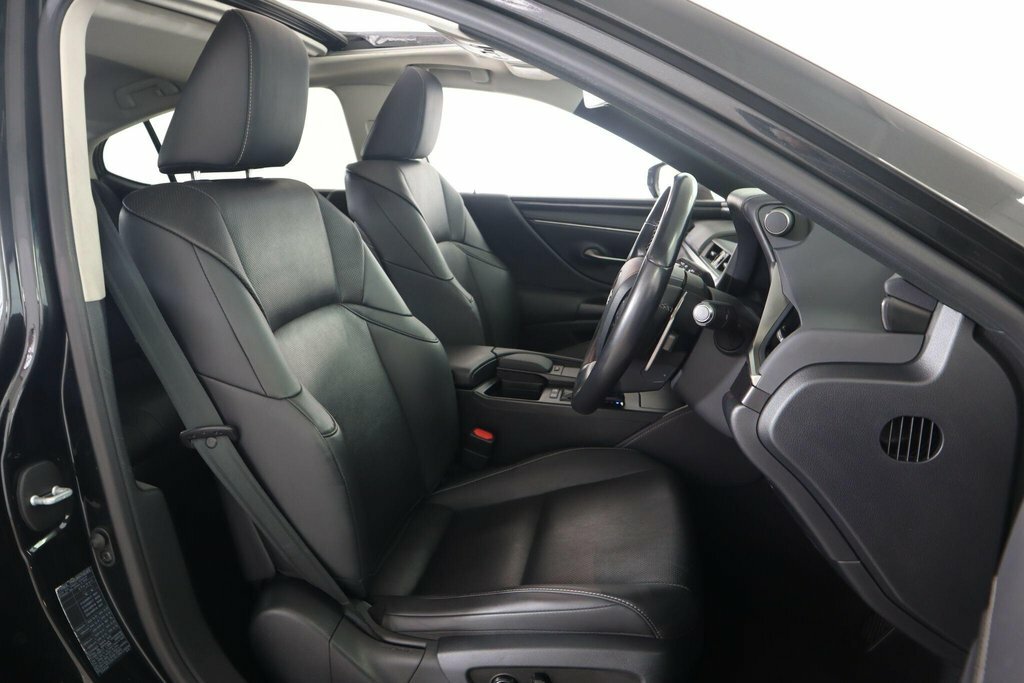 Lexus ES 300H 2.5 Cvt Premium Edition White #11