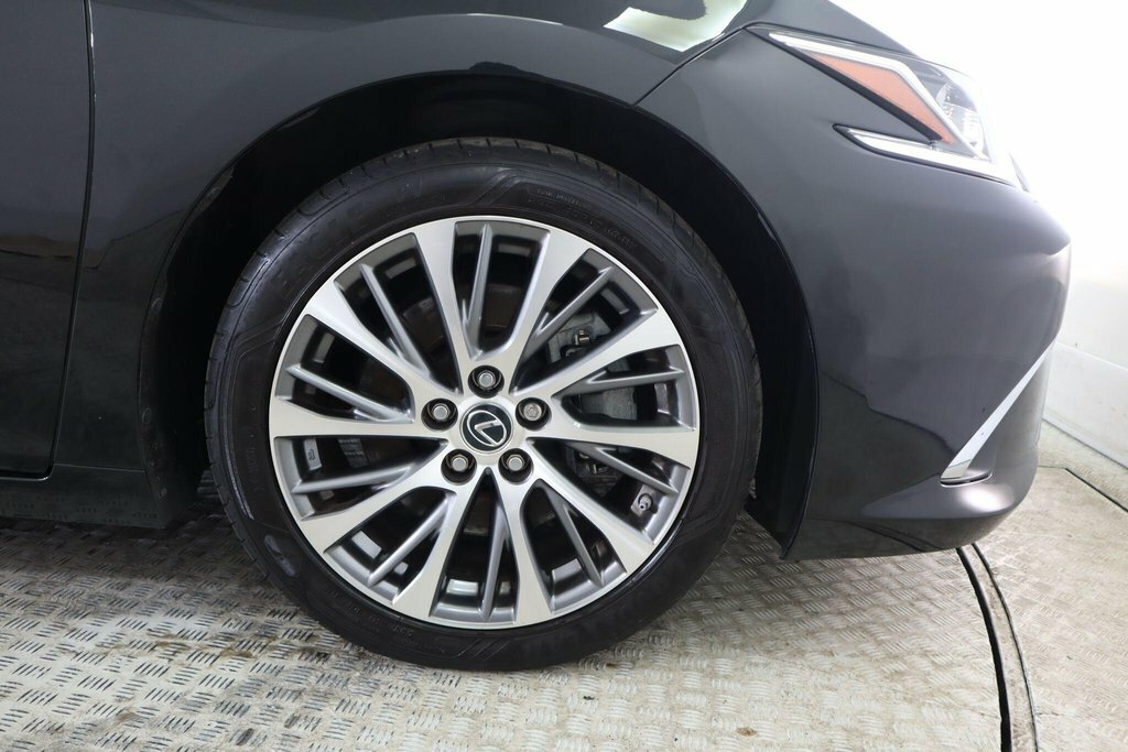 Lexus ES 300H 2.5 Cvt Premium Edition White #32
