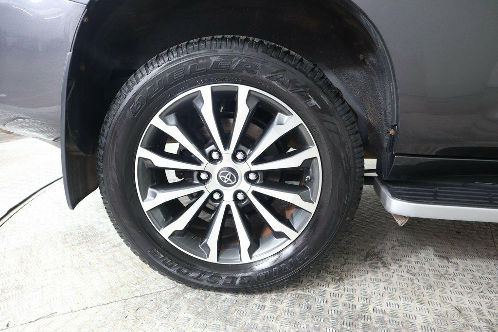 Toyota Land Cruiser Active White #36