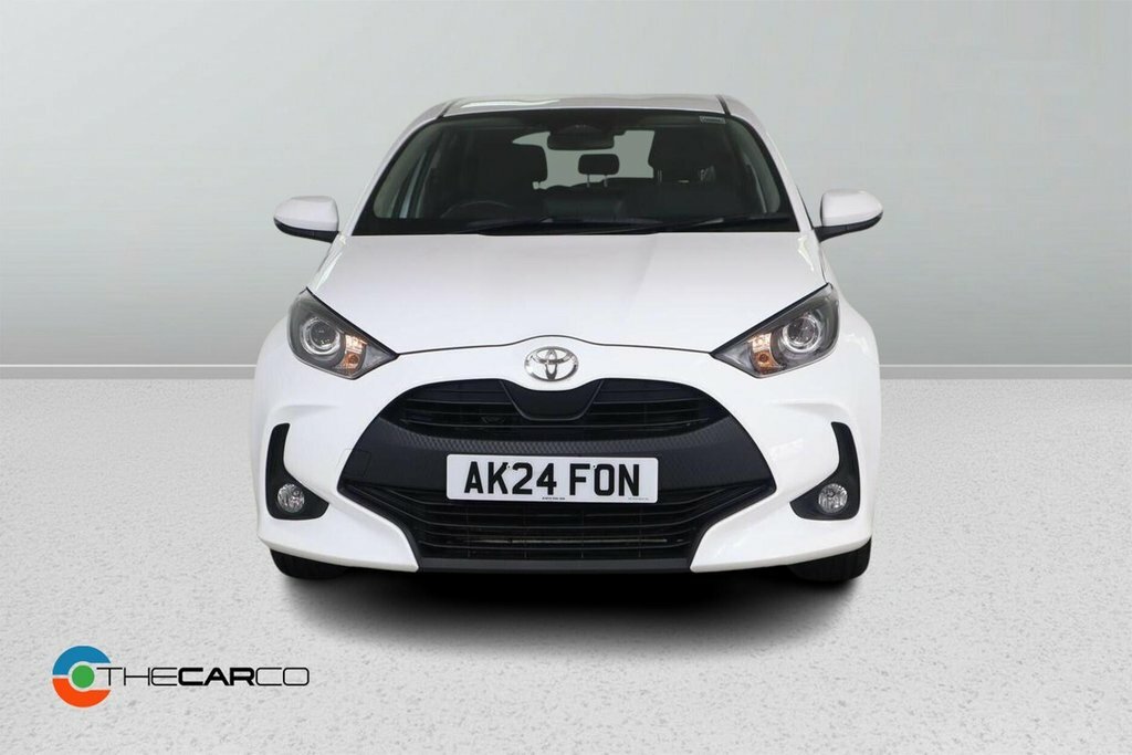 Toyota Yaris 1.5L Icon White #2