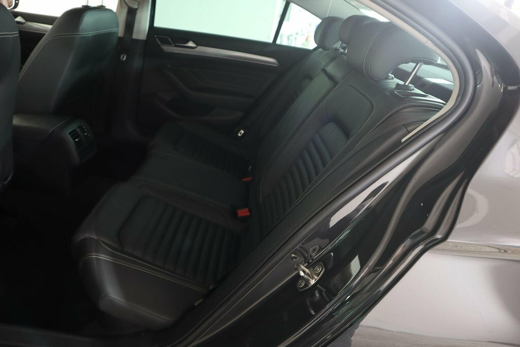Volkswagen Passat 1.4L Gte Grey #8