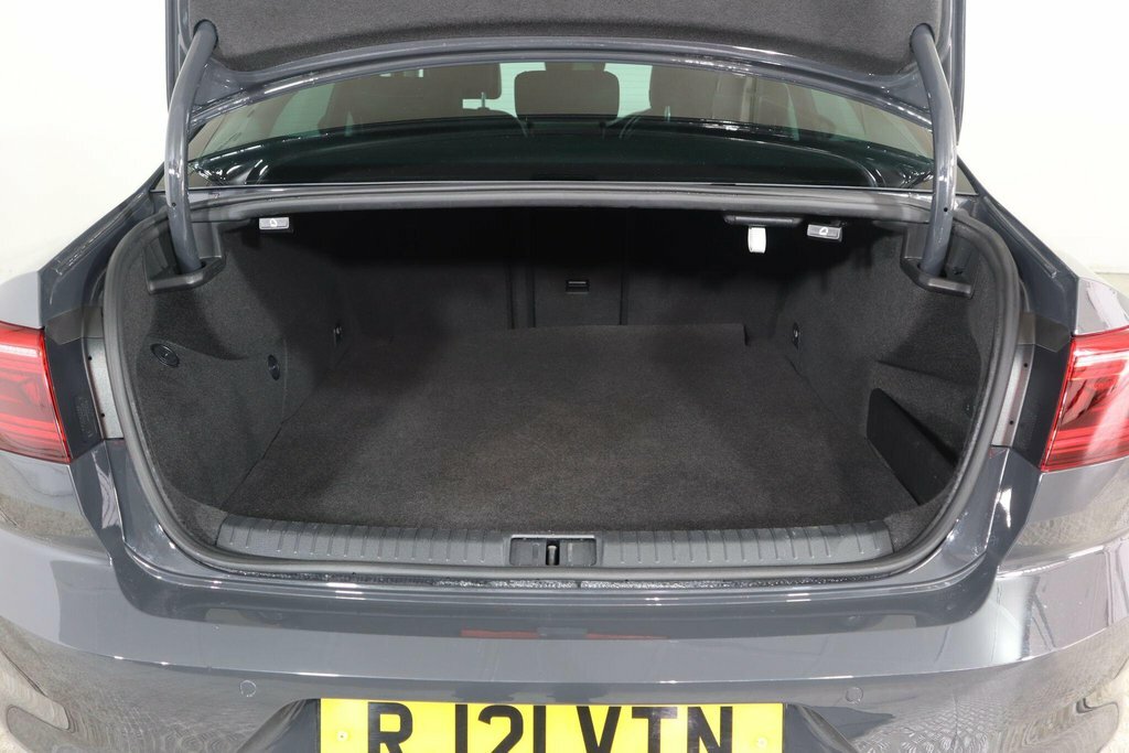 Volkswagen Passat 1.4L Gte Grey #47