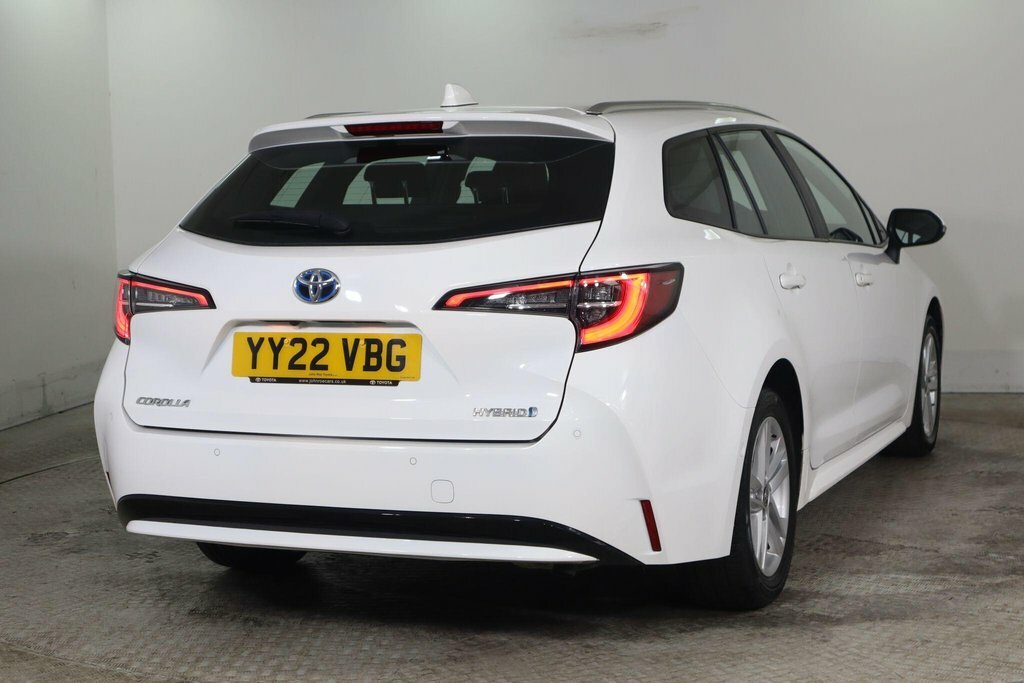 Toyota Corolla 1.8L Icon Tech White #8