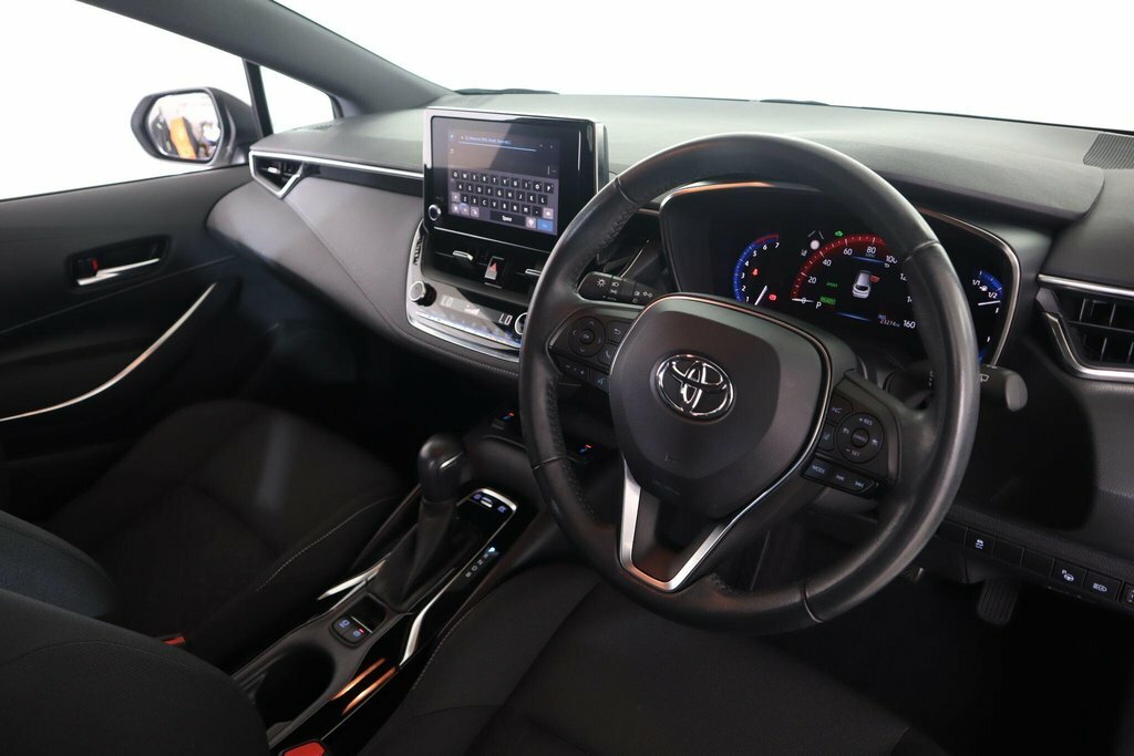 Toyota Corolla 1.8L Icon Tech White #9
