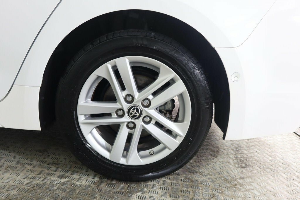 Toyota Corolla 1.8L Icon Tech White #24