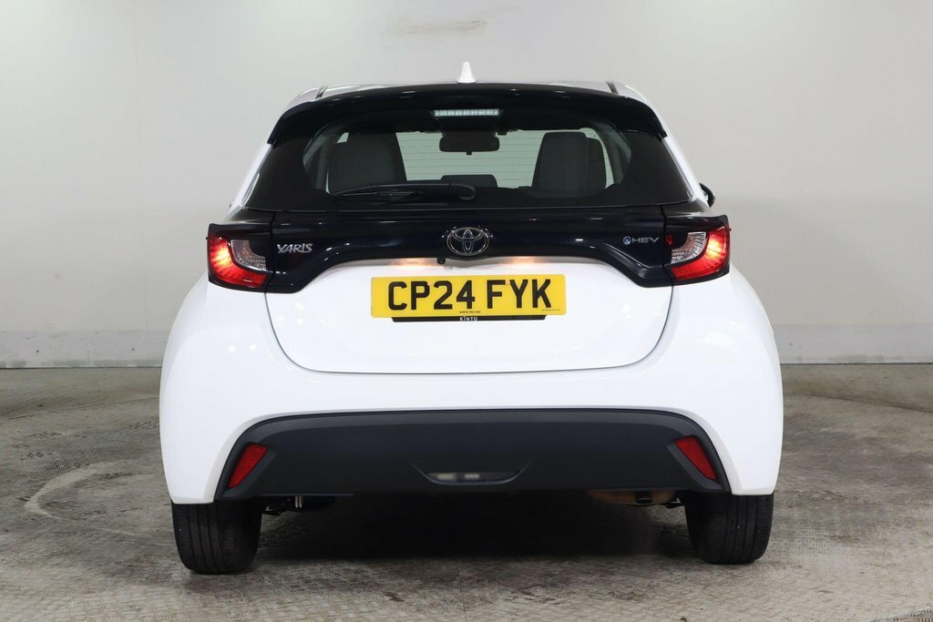 Toyota Yaris 1.5L Icon White #6
