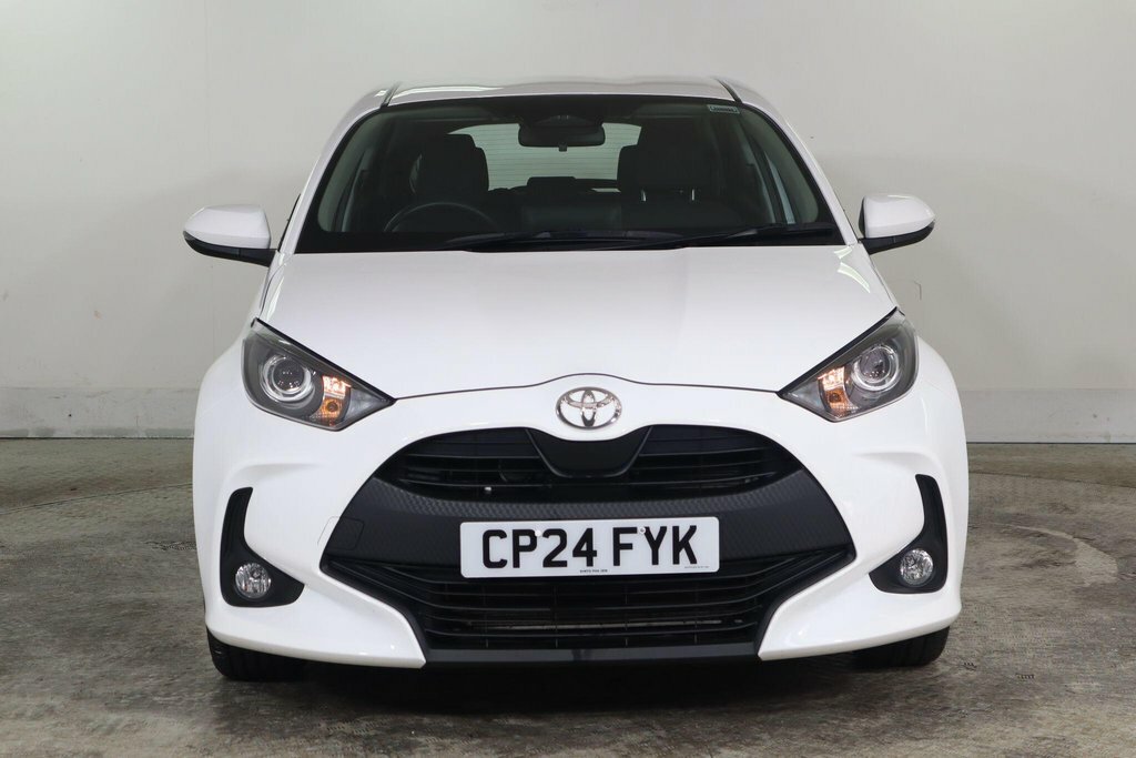 Toyota Yaris 1.5L Icon White #2