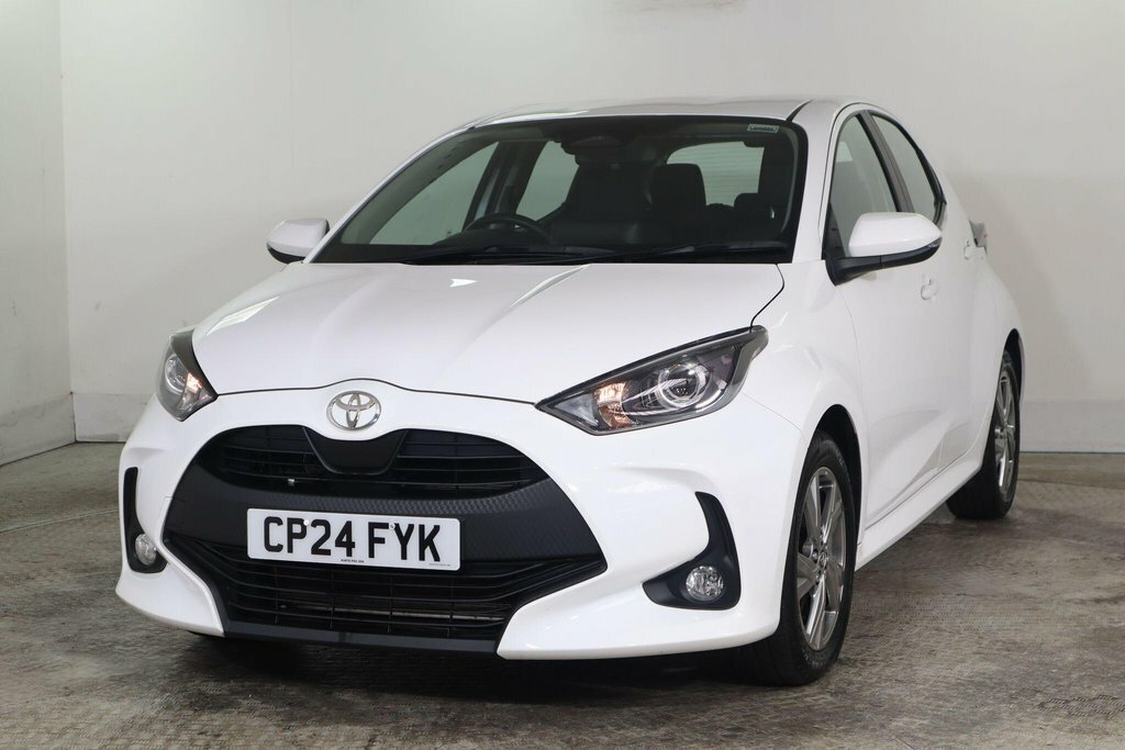 Toyota Yaris 1.5L Icon White #3