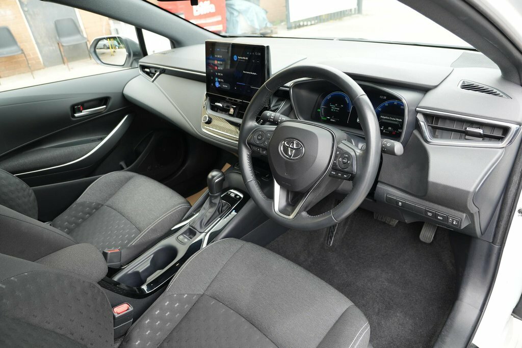 Toyota Corolla 1.8L Icon White #2