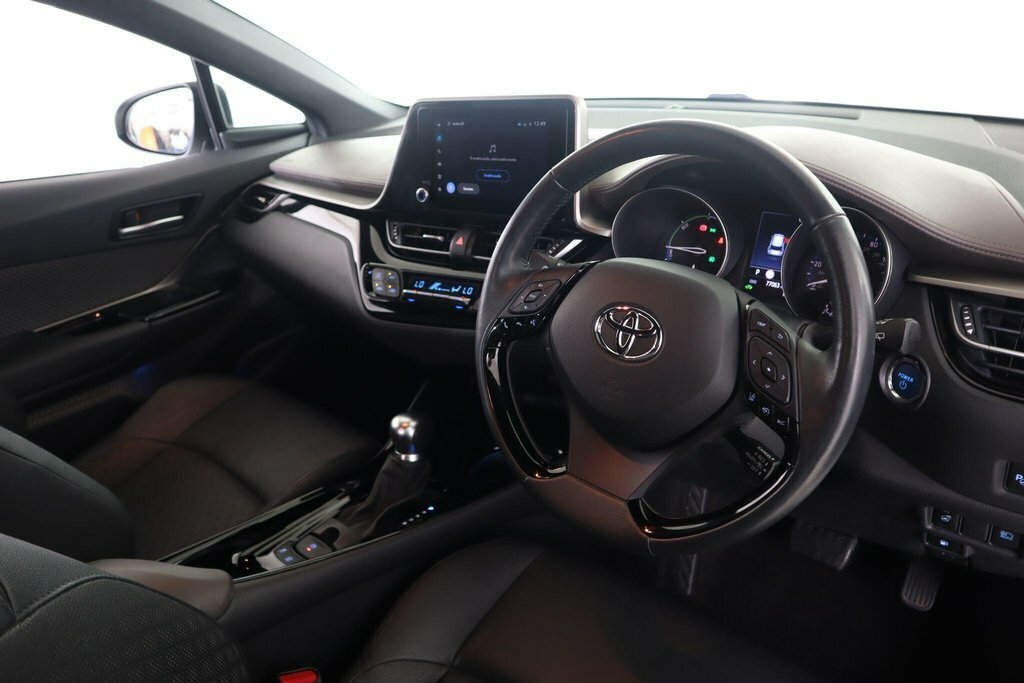 Toyota C-Hr 1.8L Excel RE72DKF White #2