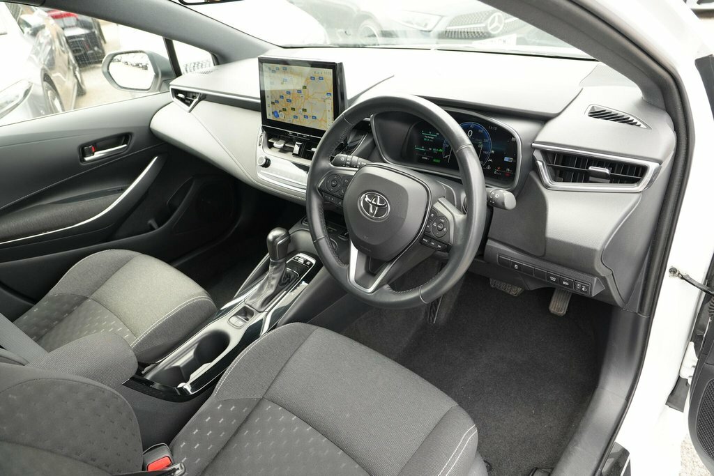 Toyota Corolla 1.8L Icon White #2