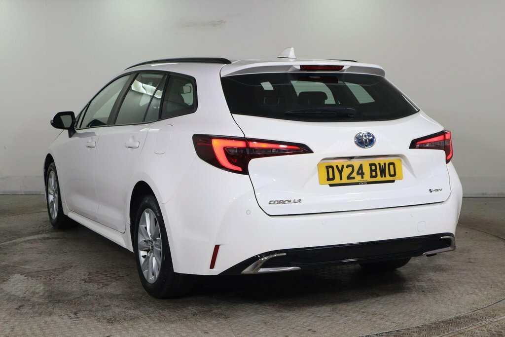 Toyota Corolla 1.8L Icon White #4