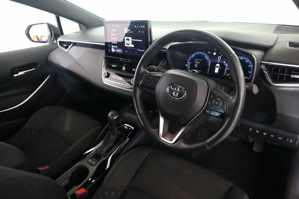 Toyota Corolla 1.8L Icon White #2