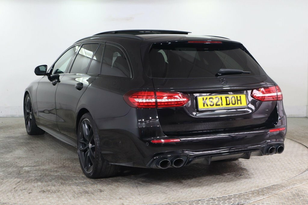 Mercedes-Benz E Class 3L Amg Night Edition Black #4