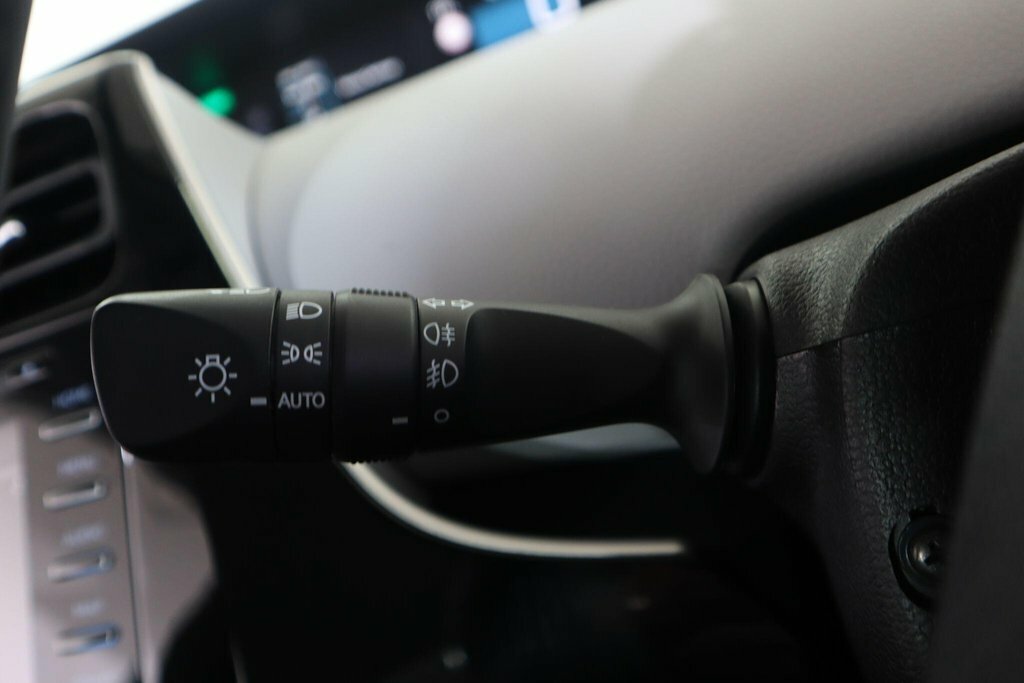 Toyota Prius 1.8 Vvti Active Cvt White #17