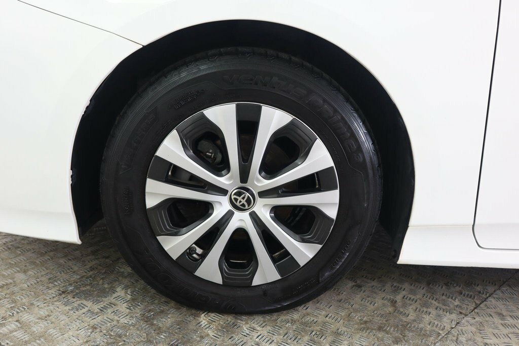 Toyota Prius 1.8 Vvti Active Cvt White #28