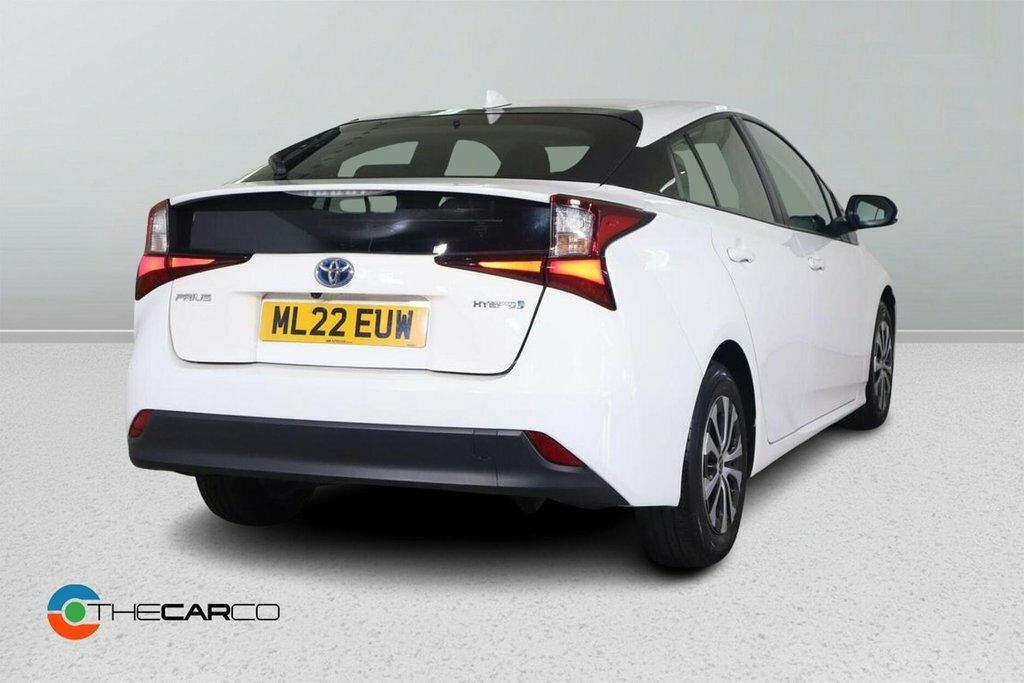 Toyota Prius 1.8 Vvti Active Cvt White #9