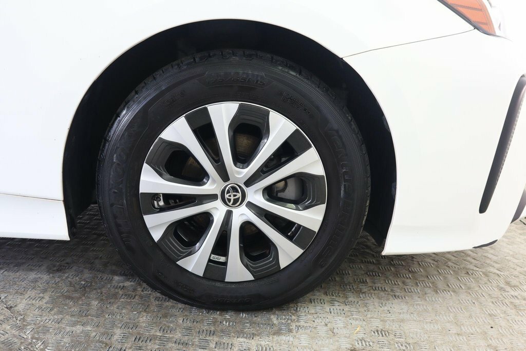 Toyota Prius 1.8 Vvti Active Cvt White #25