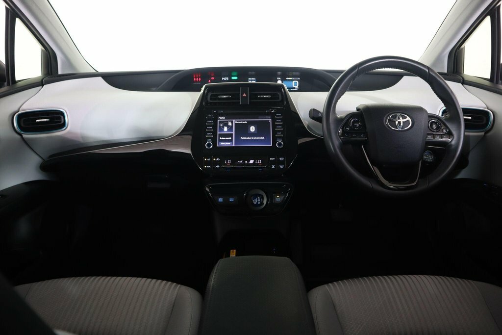 Toyota Prius 1.8 Vvti Active Cvt White #10