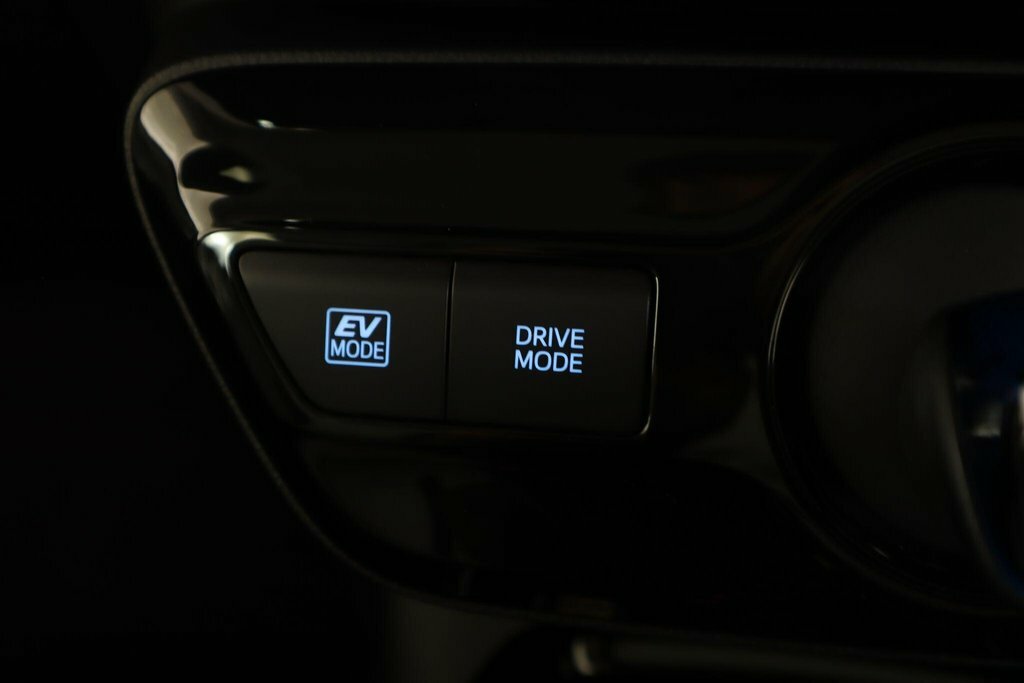 Toyota Prius 1.8 Vvti Active Cvt White #19