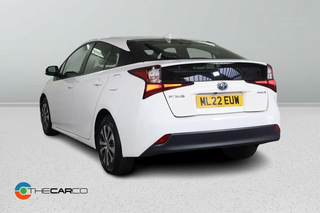 Toyota Prius 1.8 Vvti Active Cvt White #8