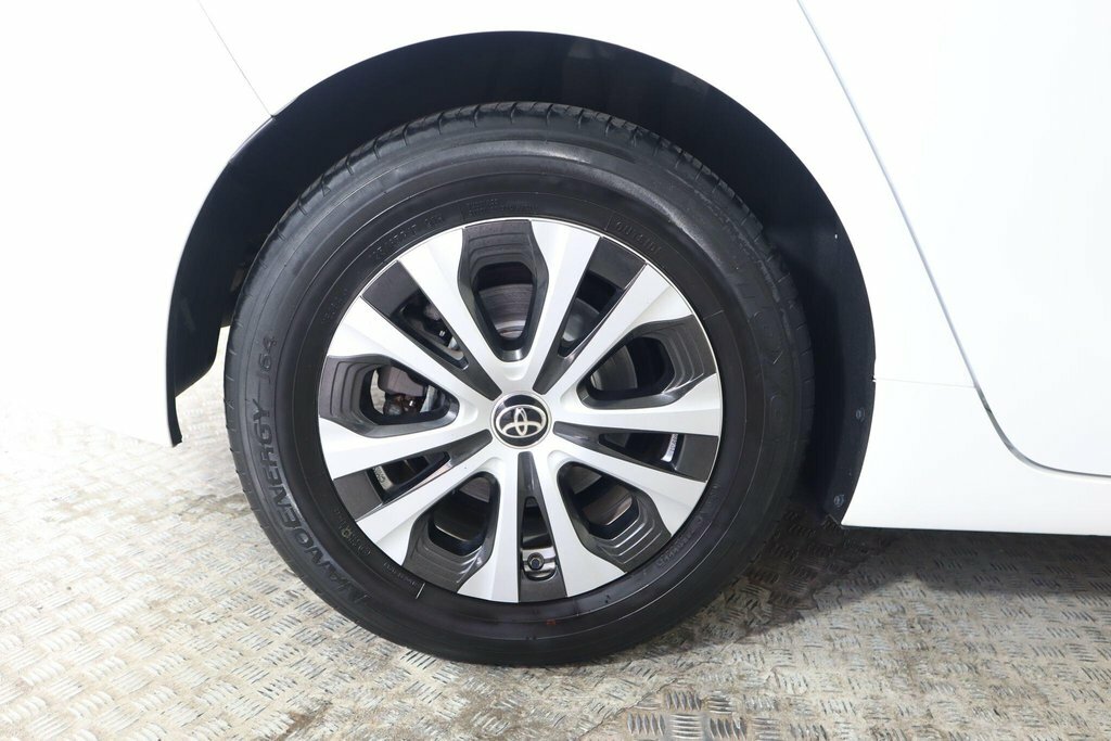 Toyota Prius 1.8 Vvti Active Cvt White #26