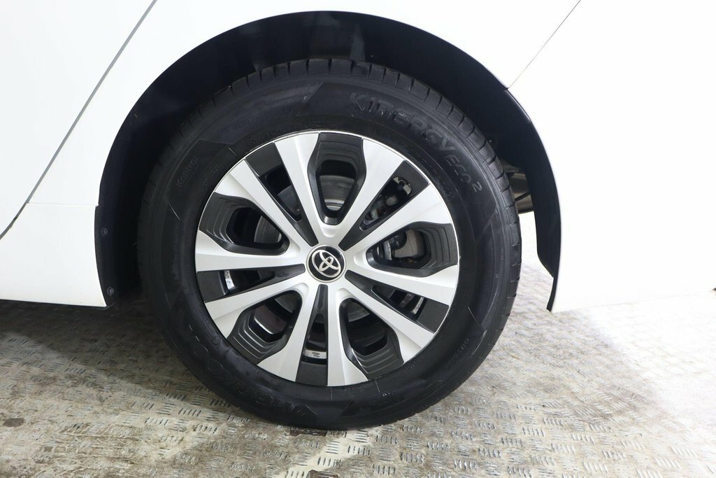 Toyota Prius 1.8 Vvti Active Cvt White #27