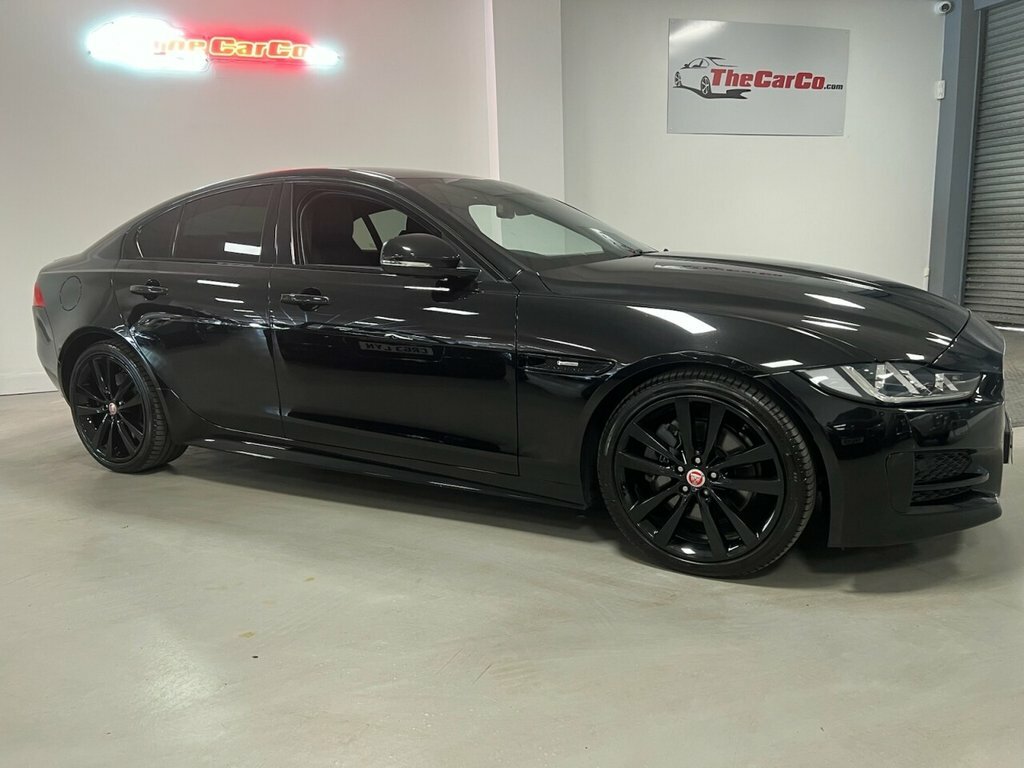 Jaguar XE Saloon Black