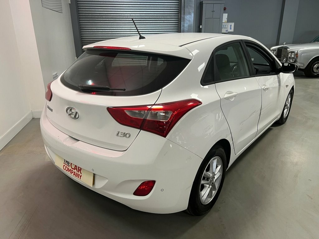 Hyundai I30 Hatchback BK64ZXS White #5