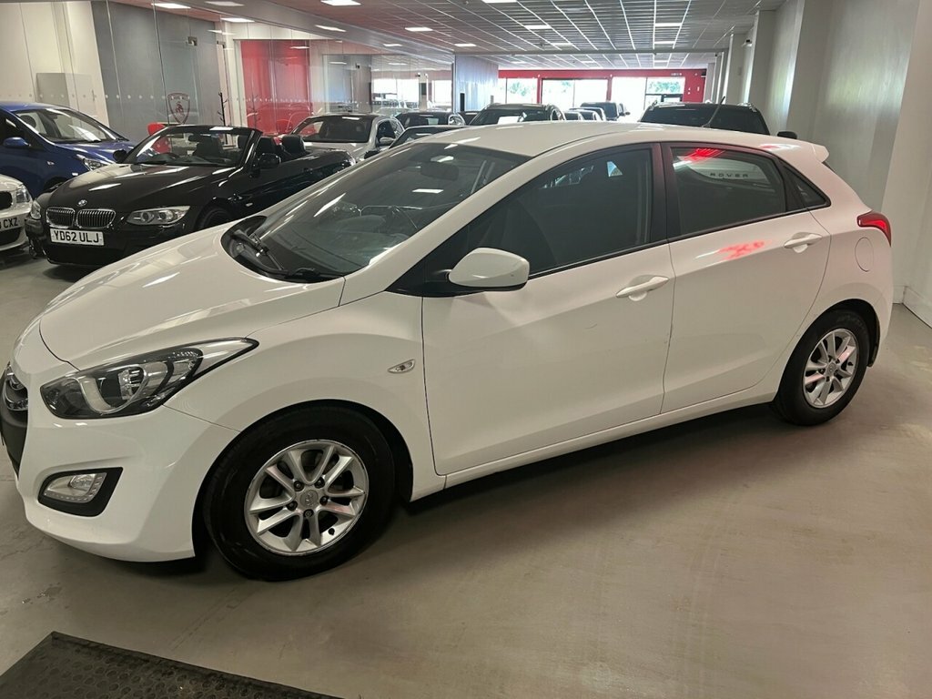 Hyundai I30 Hatchback BK64ZXS White