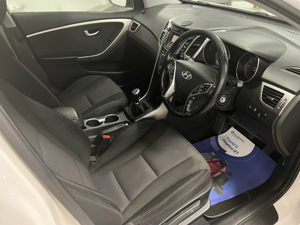 Hyundai I30 Hatchback BK64ZXS White #6