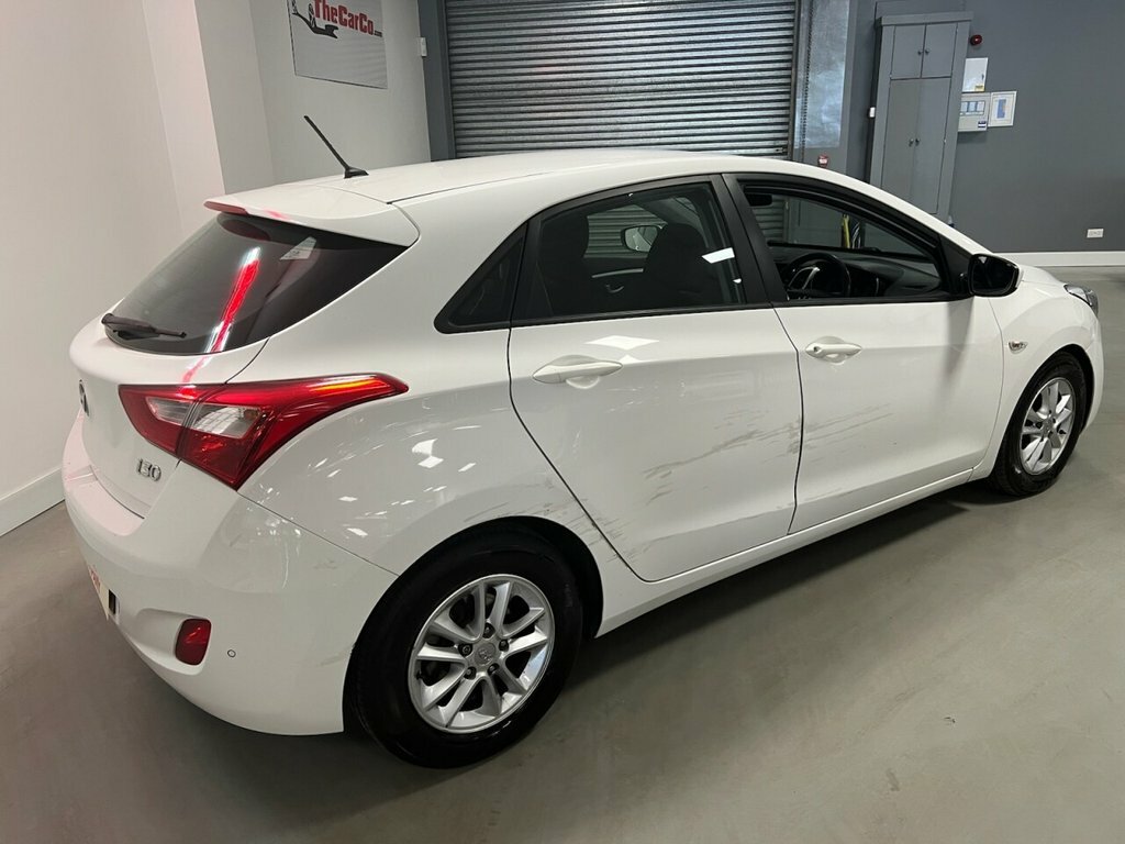 Hyundai I30 Hatchback BK64ZXS White #4