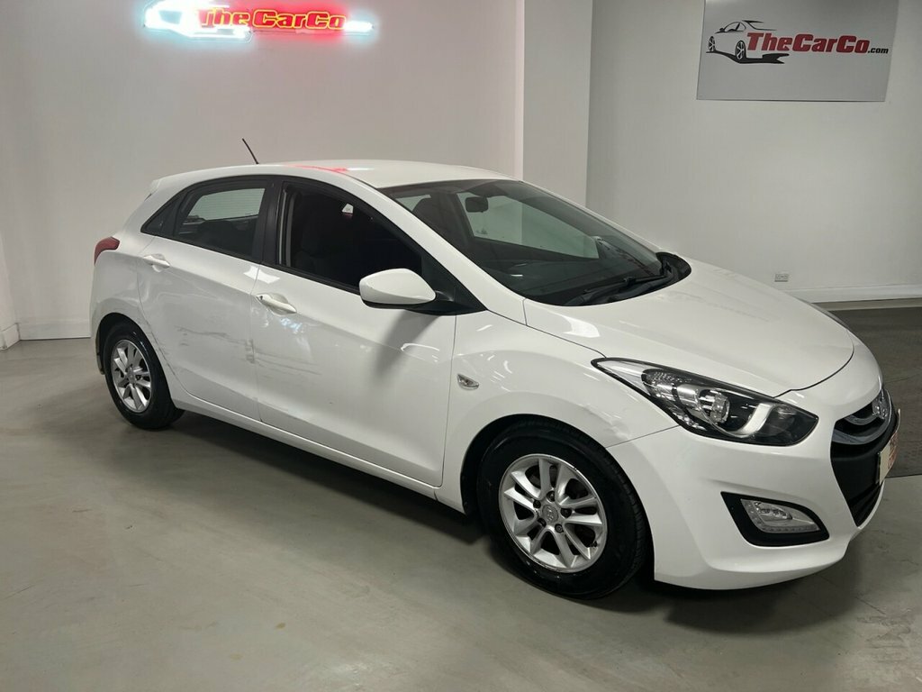 Hyundai I30 Hatchback BK64ZXS White #2
