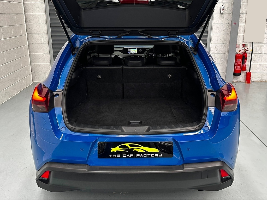 Lexus UX 300E Takumi Sun Roof 150Kw 54.3 Kwh E-cvt Silver #24