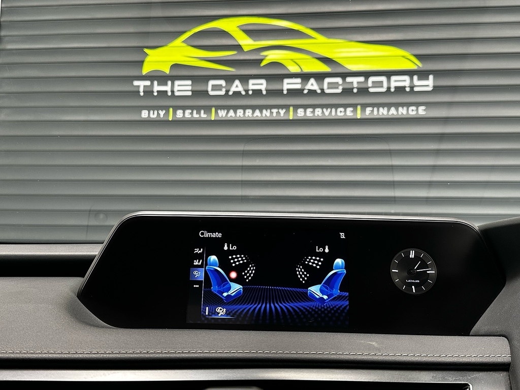 Lexus UX 300E Takumi Sun Roof 150Kw 54.3 Kwh E-cvt Silver #70